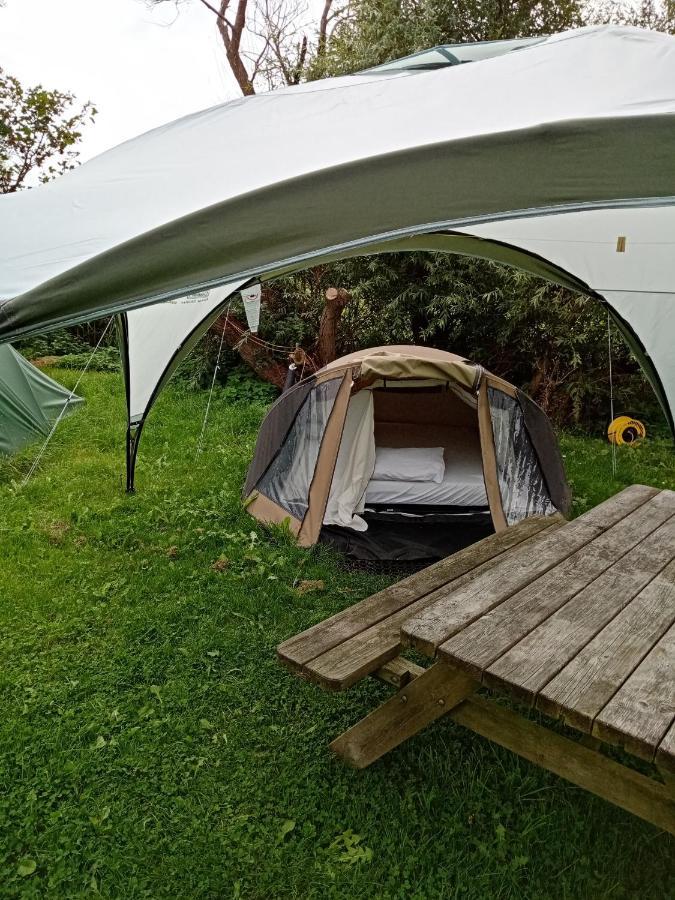 Basic 2P Tent Sotterum Hotell Kornwerd Eksteriør bilde