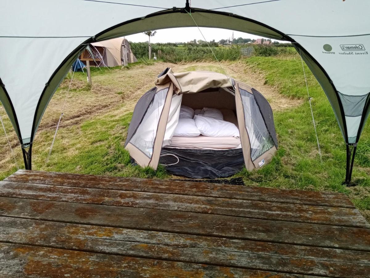 Basic 2P Tent Sotterum Hotell Kornwerd Eksteriør bilde